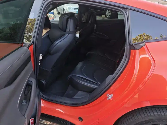Xiaomi SU7 — Фото автомобиля 11