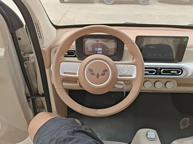 Wuling Hongguang Mini EV — Фото автомобиля 10