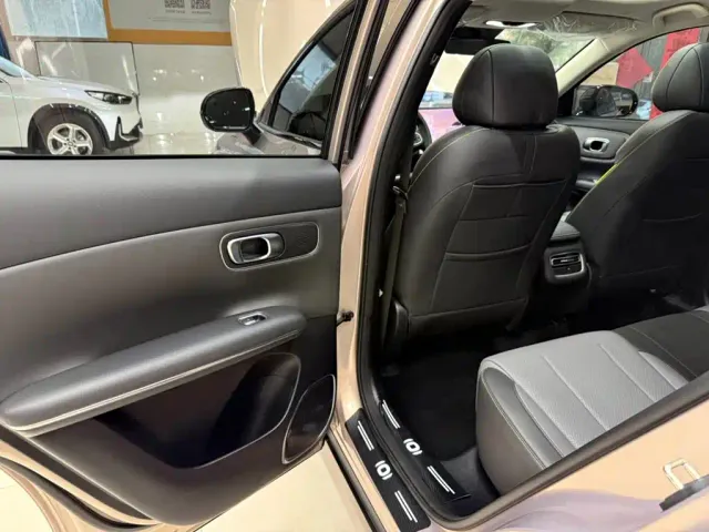 Changan Qiyuan Q05 — Фото автомобиля 17