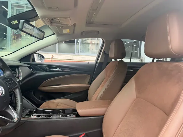 Buick Regal — Фото автомобиля 10