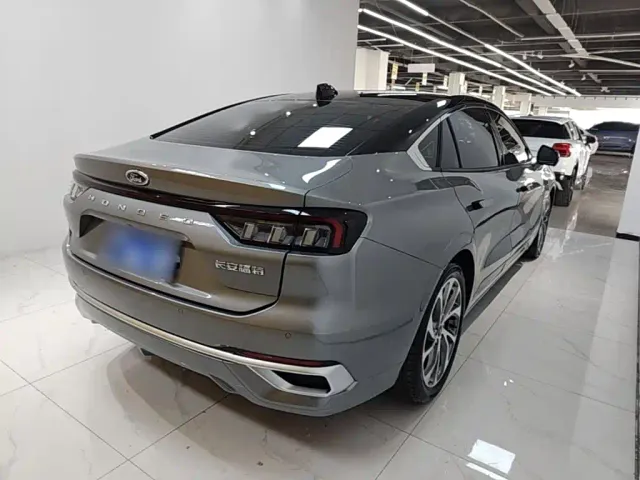 Ford Mondeo — Фото автомобиля 6