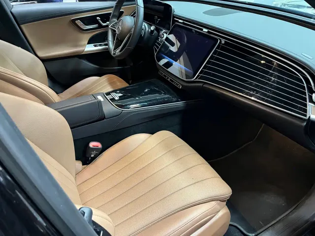 Mercedes-Benz E-Class — Фото автомобиля 4