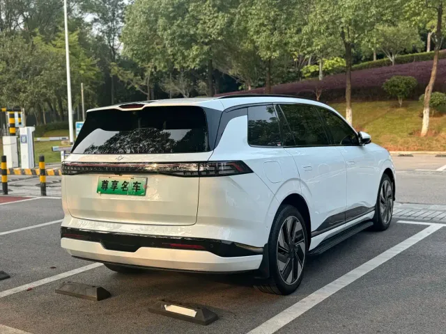 Dongfeng eπ 008 — Фото автомобиля 4