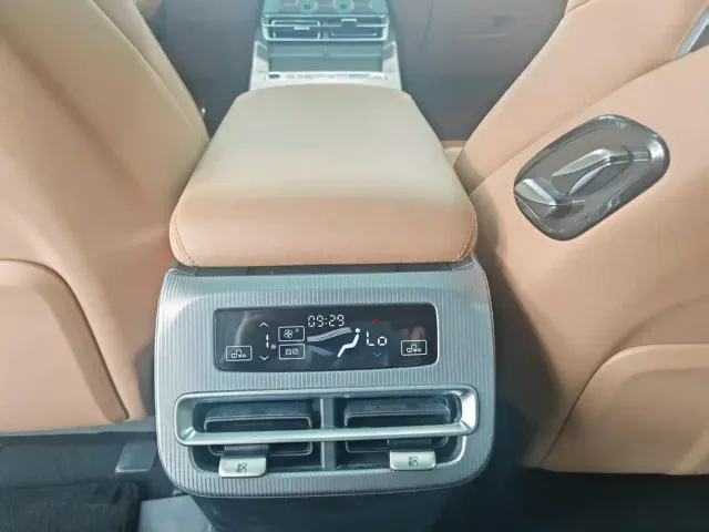 BYD Han L — Фото автомобиля 11