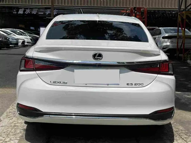 Lexus ES — Фото автомобиля 6