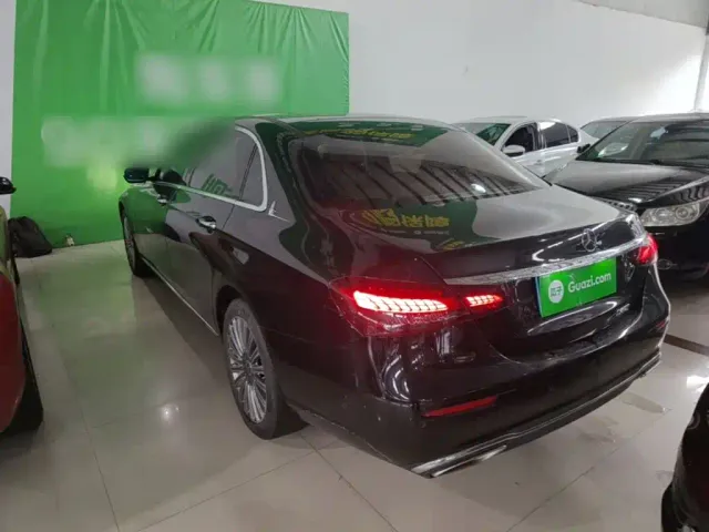 Mercedes-Benz E-Class — Фото автомобиля 4