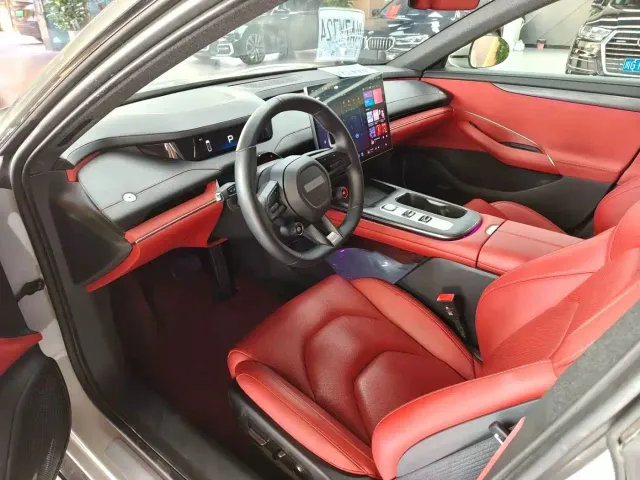 Xiaomi SU7 — Фото автомобиля 4