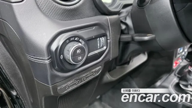 Jeep Wrangler JL — Фото автомобиля 20