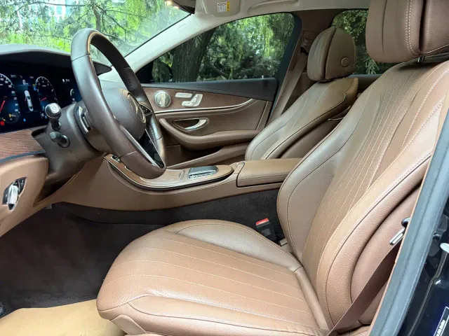 Mercedes-Benz E-Class — Фото автомобиля 18