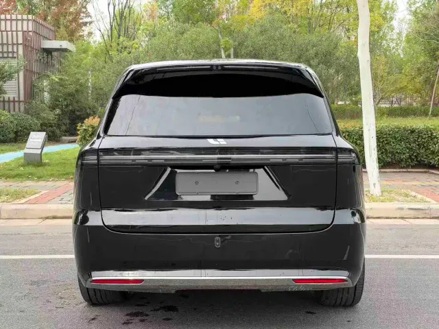 Li Auto L9 — Фото автомобиля 8