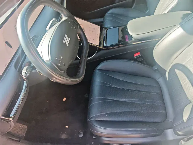 IM Motors L7 — Фото автомобиля 10