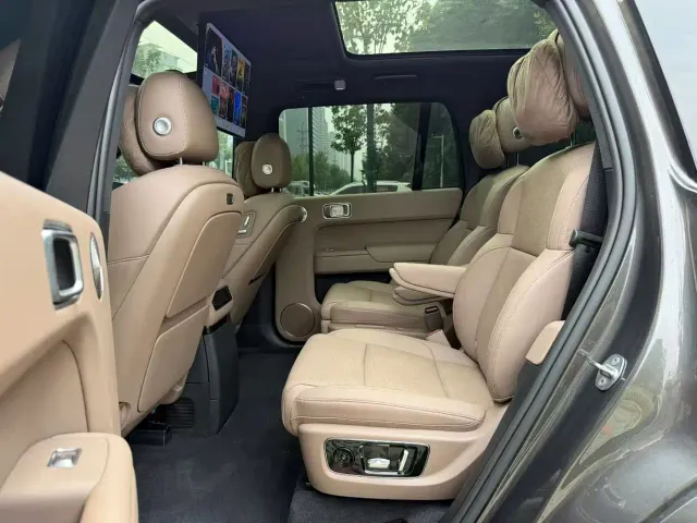 Li Auto L9 — Фото автомобиля 6