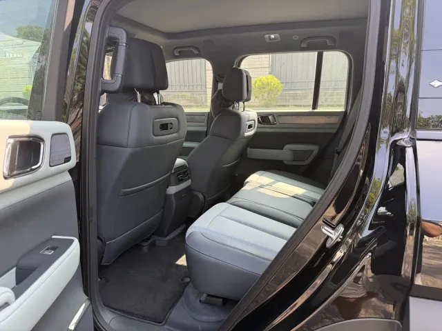 BYD FangChengBao Leopard 5 — Фото автомобиля 5