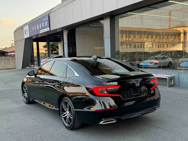 Honda Accord — Фото автомобиля 7