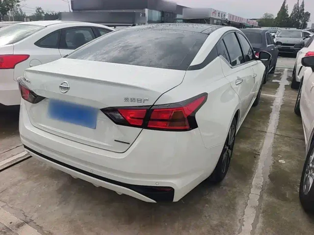 Nissan Teana — Фото автомобиля 6