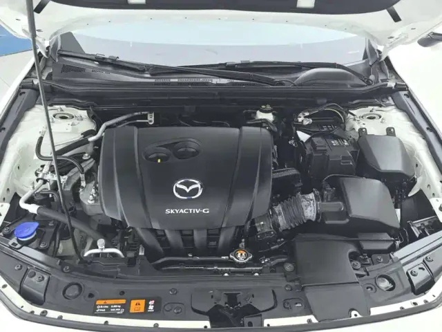 Mazda Axela — Фото автомобиля 10