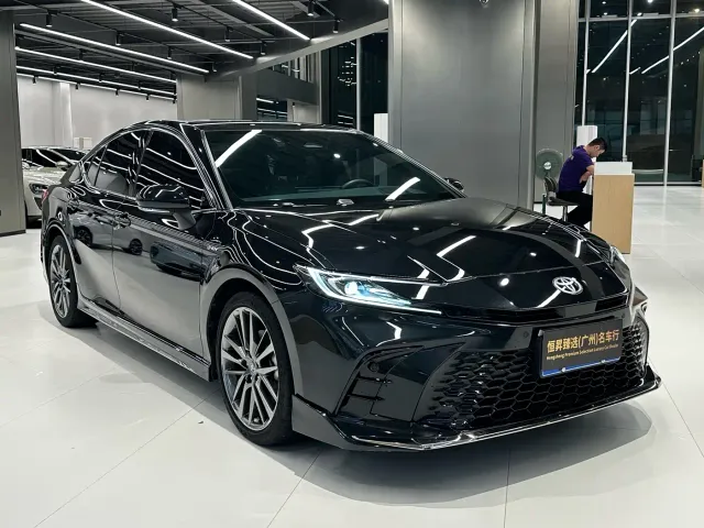 Toyota Camry — Фото автомобиля 2