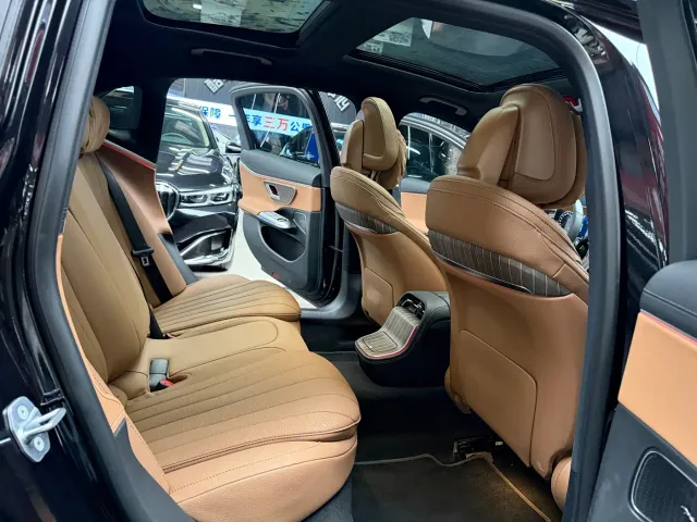 Mercedes-Benz E-Class — Фото автомобиля 20