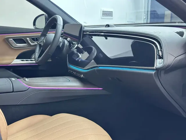 Mercedes-Benz E-Class — Фото автомобиля 17