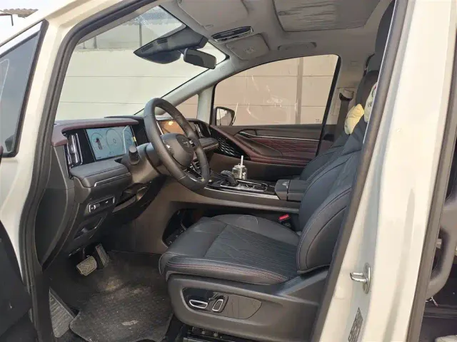 GAC Trumpchi M8 — Фото автомобиля 4