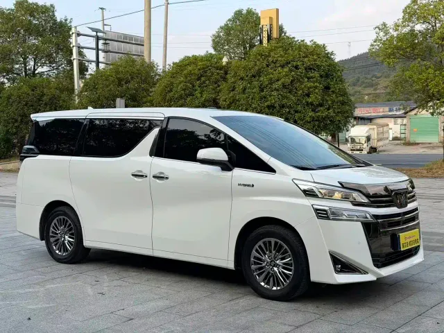 Toyota Vellfire — Фото автомобиля 2