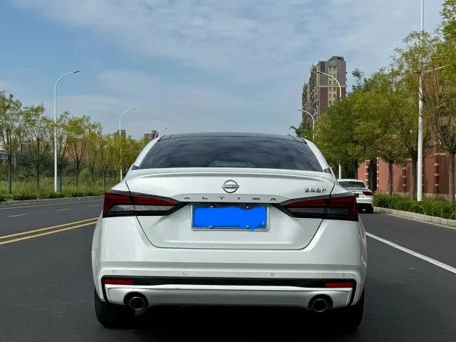 Nissan Teana — Фото автомобиля 8