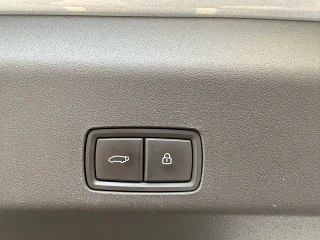Li Auto MEGA — Фото автомобиля 15