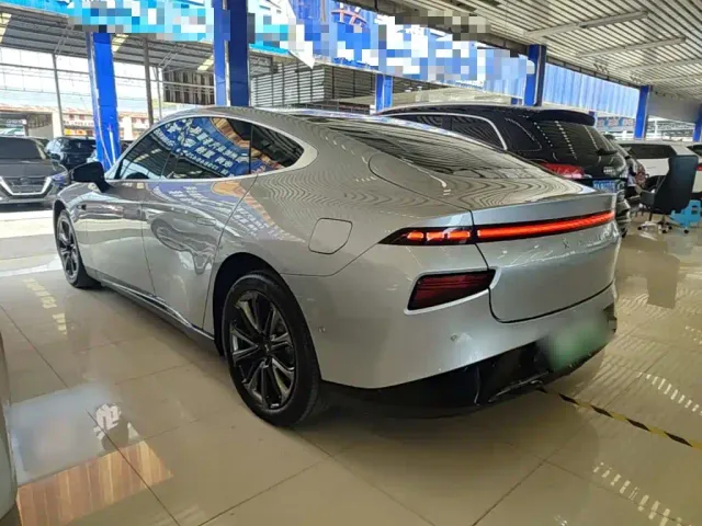 Xpeng P7 — Фото автомобиля 4