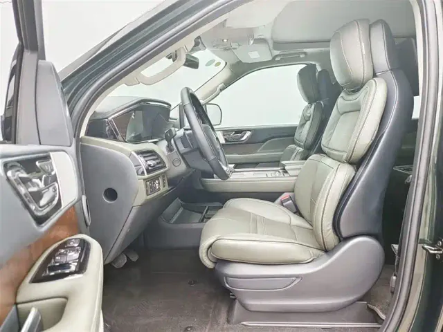 Lincoln Navigator — Фото автомобиля 11
