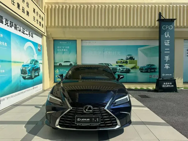 Lexus ES — Фото автомобиля 2