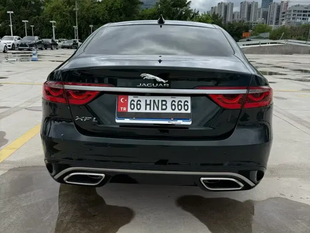 Jaguar XFL — Фото автомобиля 9