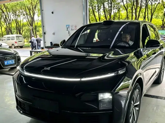 Фотография автомобиля — Li Auto L7