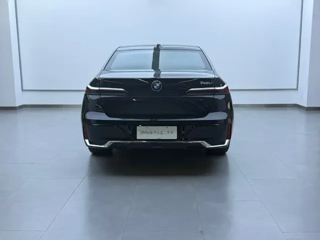BMW 7 Series — Фото автомобиля 6