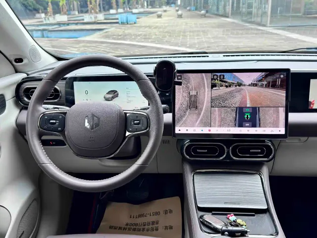 Leapmotor C11 — Фото автомобиля 13