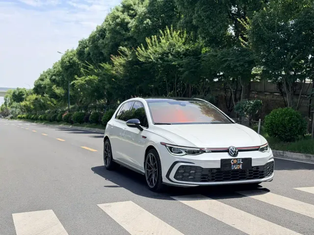 Volkswagen Golf GTI — Фото автомобиля 3