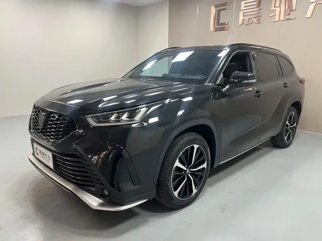 Фотография автомобиля — Toyota Crown Kluger