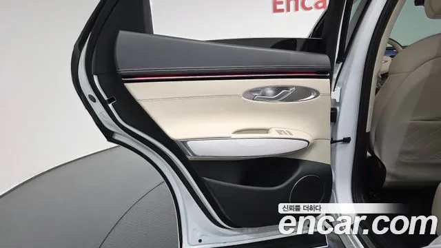 Genesis GV70 — Фото автомобиля 24