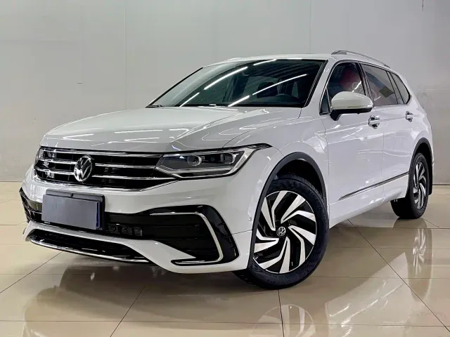 Volkswagen Tiguan L — Фото автомобиля 2