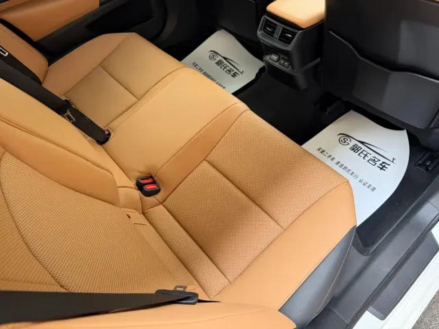 Lexus ES — Фото автомобиля 21