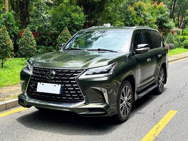Фотография автомобиля — Lexus LX