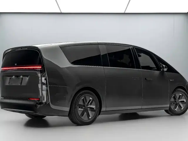 Li Auto MEGA — Фото автомобиля 7