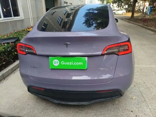 Tesla Model Y — Фото автомобиля 5