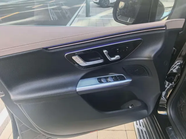 Mercedes-Benz EQE SUV — Фото автомобиля 6