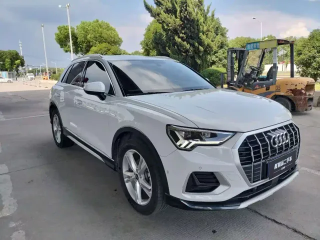 Audi Q3 — Фото автомобиля 3