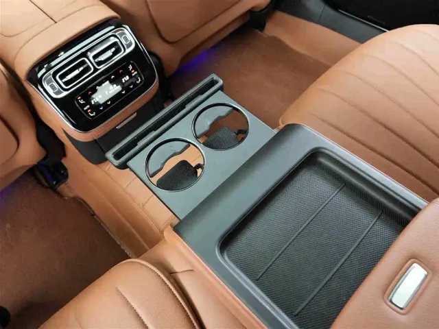 Mercedes-Benz S-Class — Фото автомобиля 16