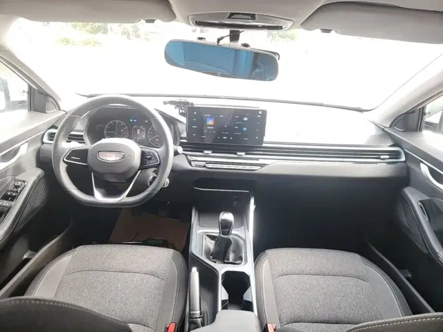 Geely Emgrand — Фото автомобиля 9