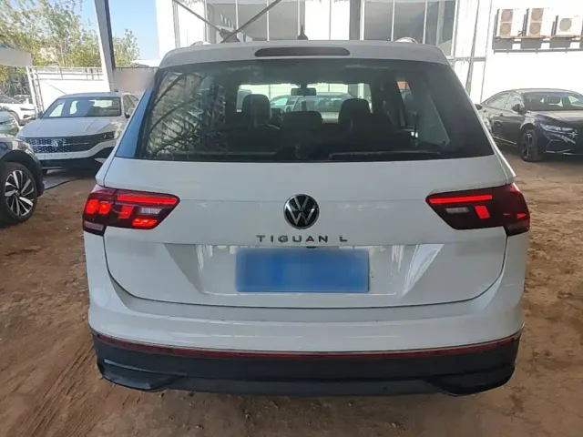 Volkswagen Tiguan L — Фото автомобиля 5
