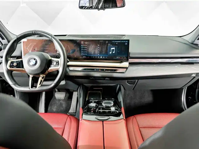 BMW BMW 5 Series 2025 530Li Premium M Sport Package — Фото автомобиля 14