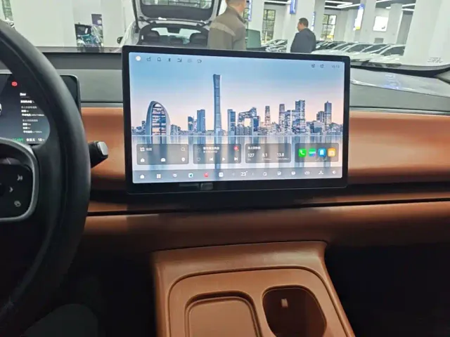 Leapmotor C10 — Фото автомобиля 12