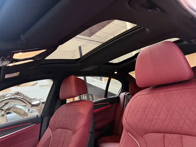 BMW 5 Series — Фото автомобиля 12